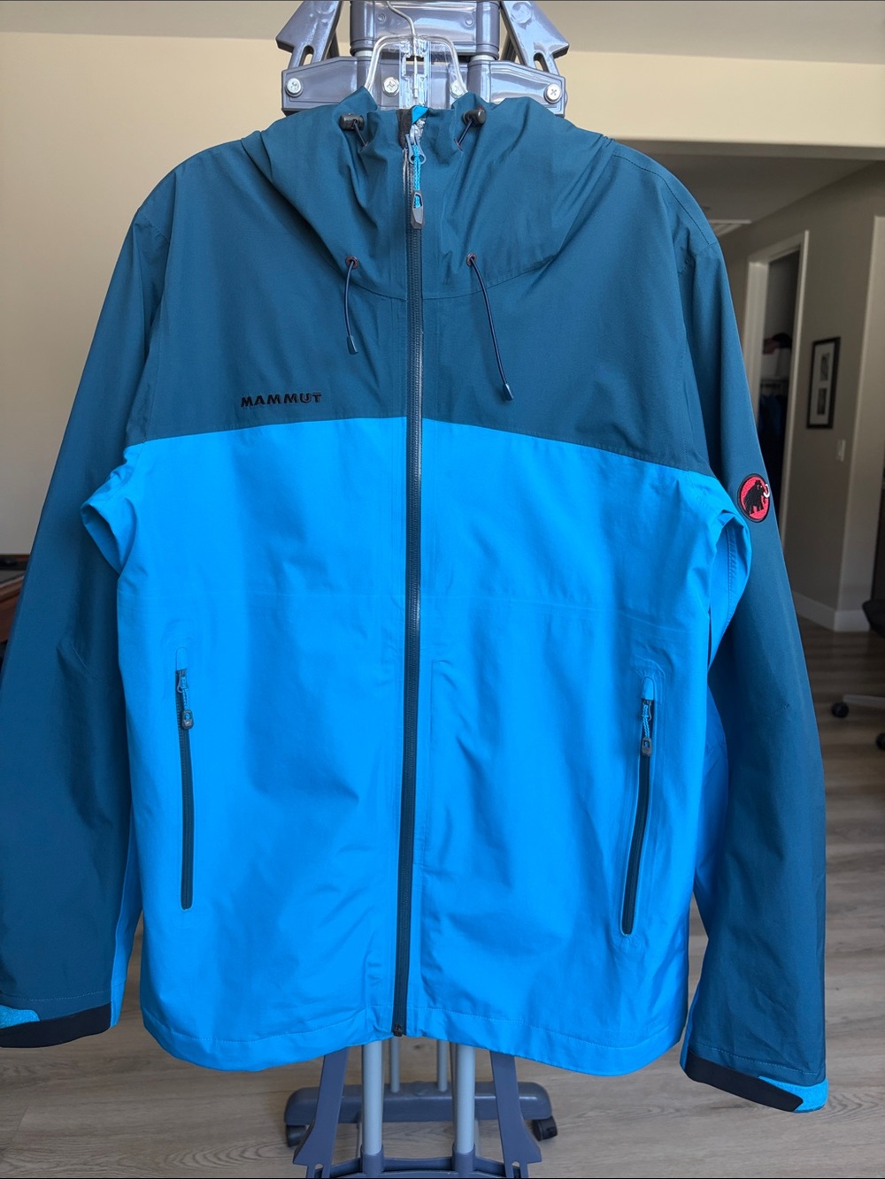 Mammut Men’s Teal and Bright Blue Hooded Waterproof Rain Jacket (Size M)
